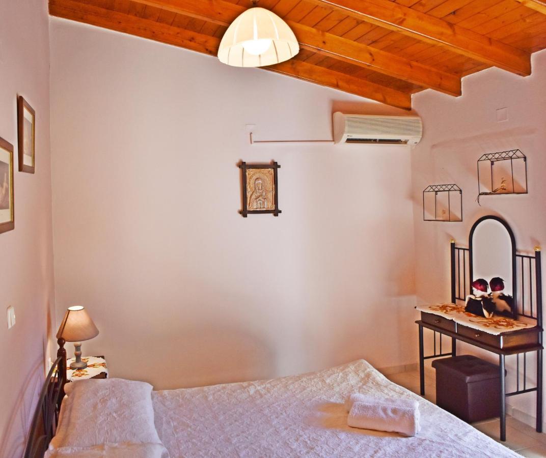 Marilou'S Cottage Ágios Matthaíos Buitenkant foto