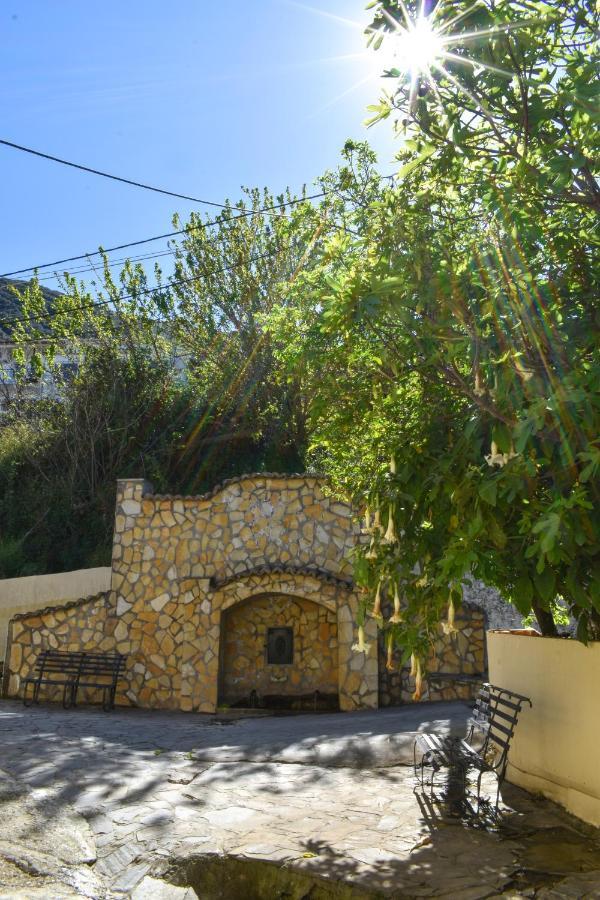 Marilou'S Cottage Ágios Matthaíos Buitenkant foto